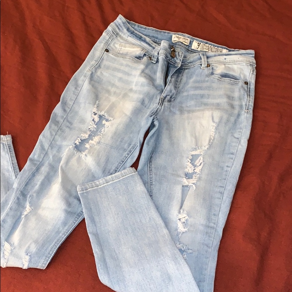 Destroyed Light Wash Skinny Jeans